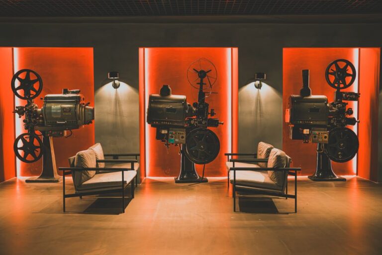 Ambient Light and Projector Screens: Achieving the Best Picture Quality