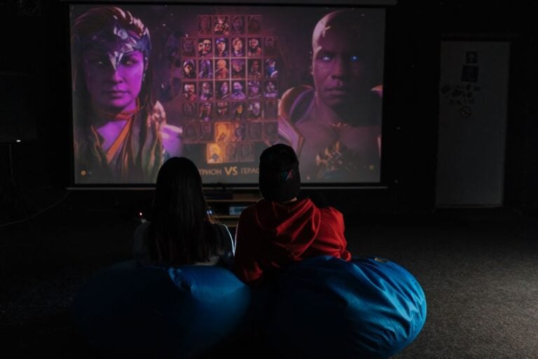 What Is the Ideal Viewing Distance for a 100-Inch Projector Screen?