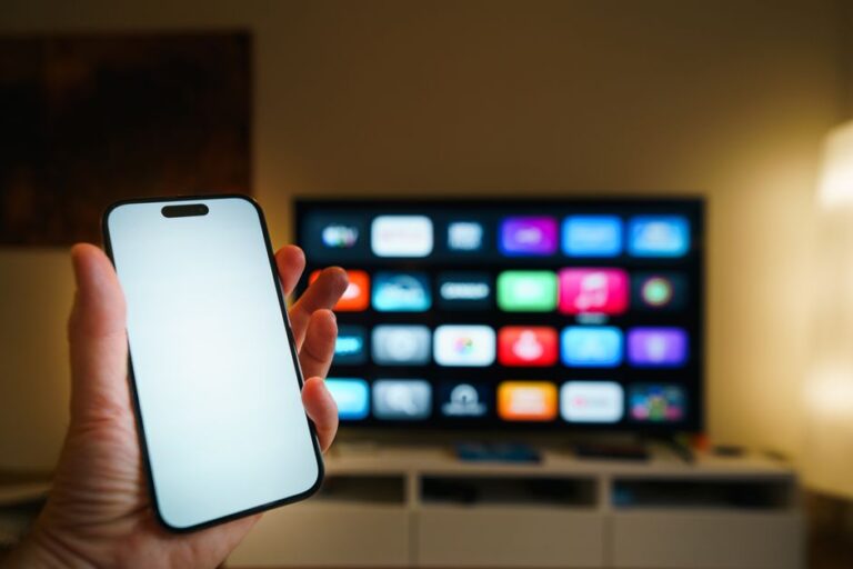Smart Home Automation: How to Sync Your Projector Screen with Smart Devices