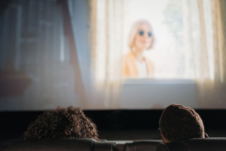 The Ideal Viewing Distance for Your Projector Screen: A Comprehensive Guide