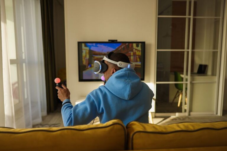 Gaming Immersion: How Projector Screen Size Affects Your Experience