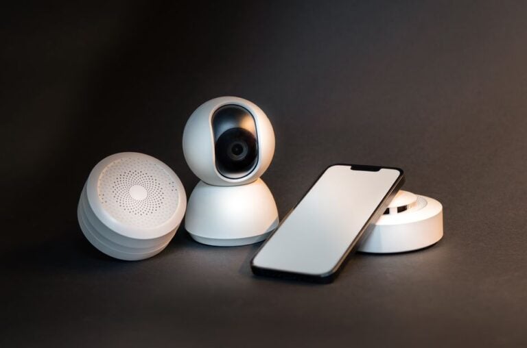 Integrating Projector Screens into Smart Home Systems: A Step-by-Step Guide