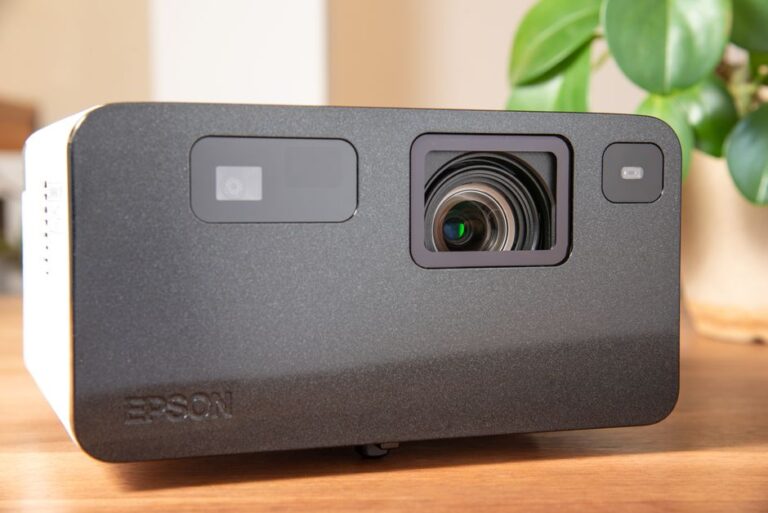 Gaming Experiences: How Projector Screen Technology Enhances Gameplay