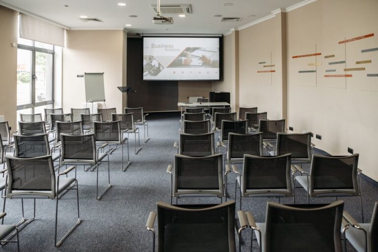 Projector Screens for Business: Maximizing Clarity and Impact