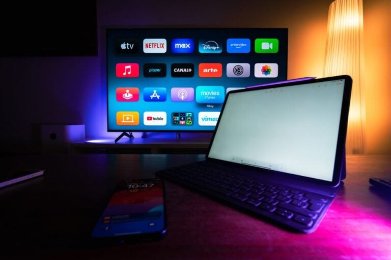 Maximizing Ambient Light Performance with Matte White Screens